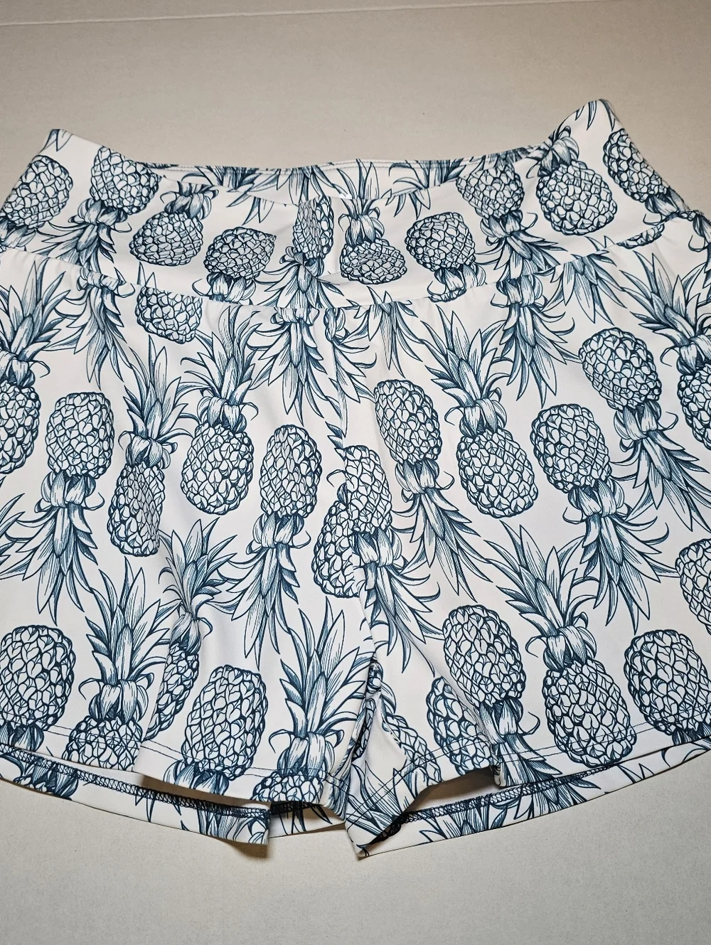 Love Fitness Pineapple Shorts L Athletic Gym Beach White Blue Lined Hawaii - Picture 1 of 10